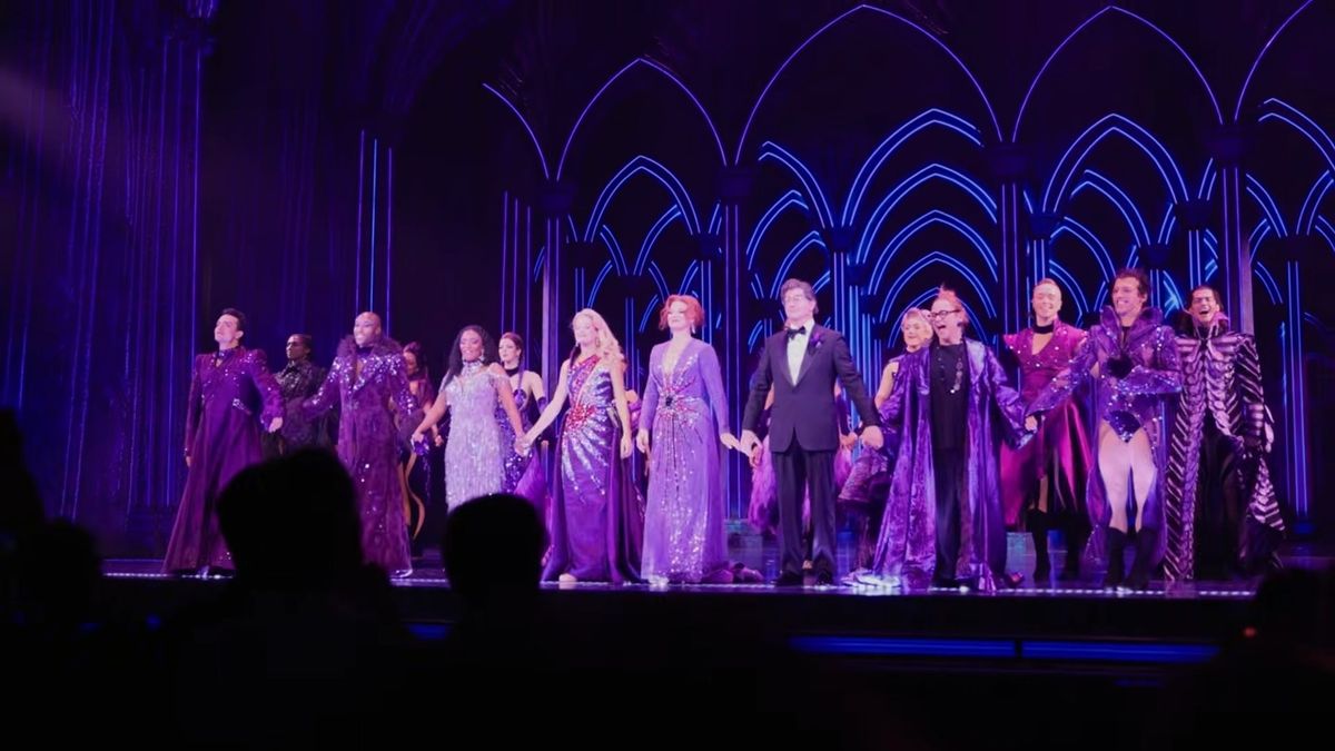 Review Roundup: DEATH BECOMES HER Launches North American Tour