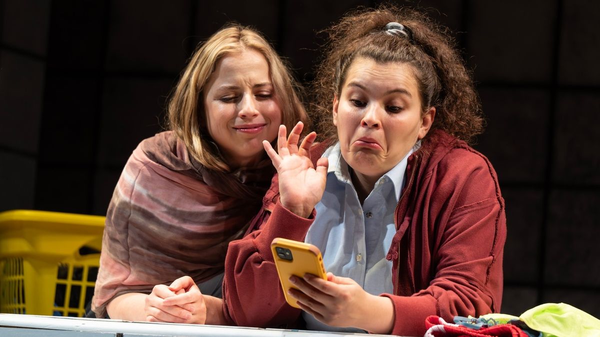 Review Roundup: FISH Opens at WP Theater