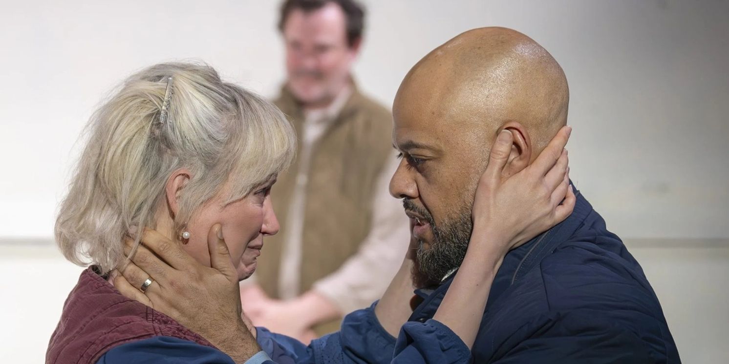 Review Roundup: Four-Person OTHELLO Opens at Bedlam  Image