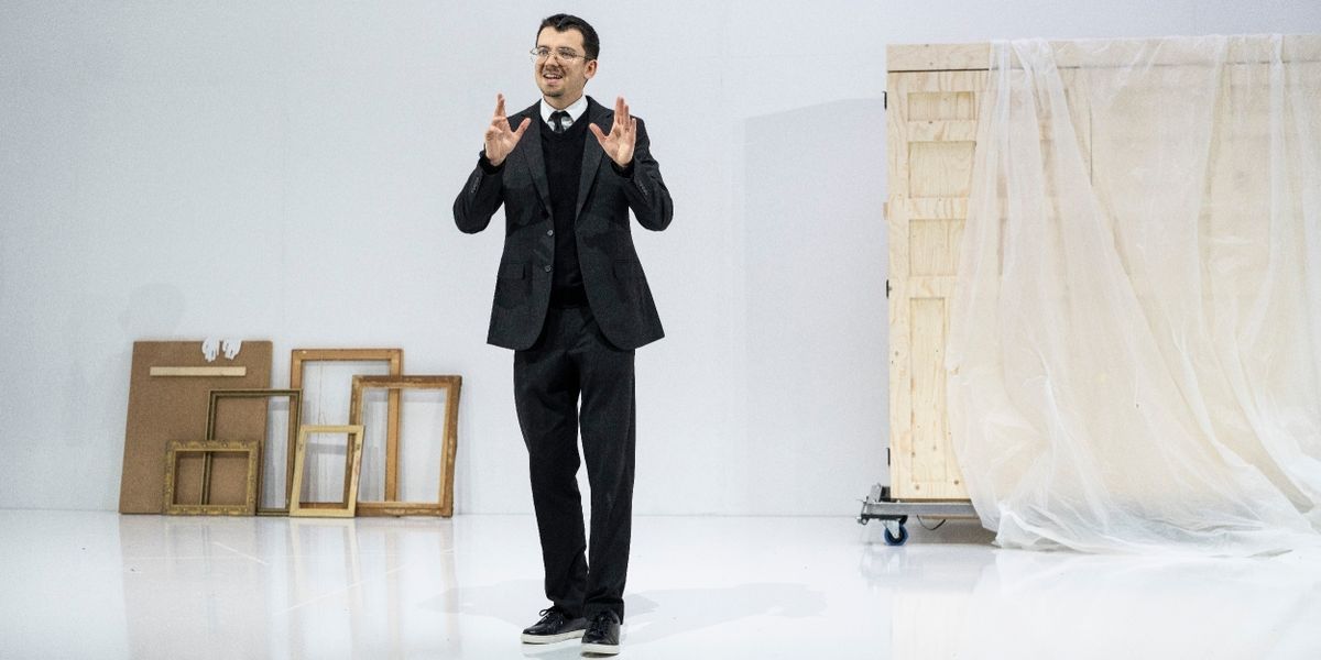 Review Roundup: SECOND BEST Opens at Riverside Studios