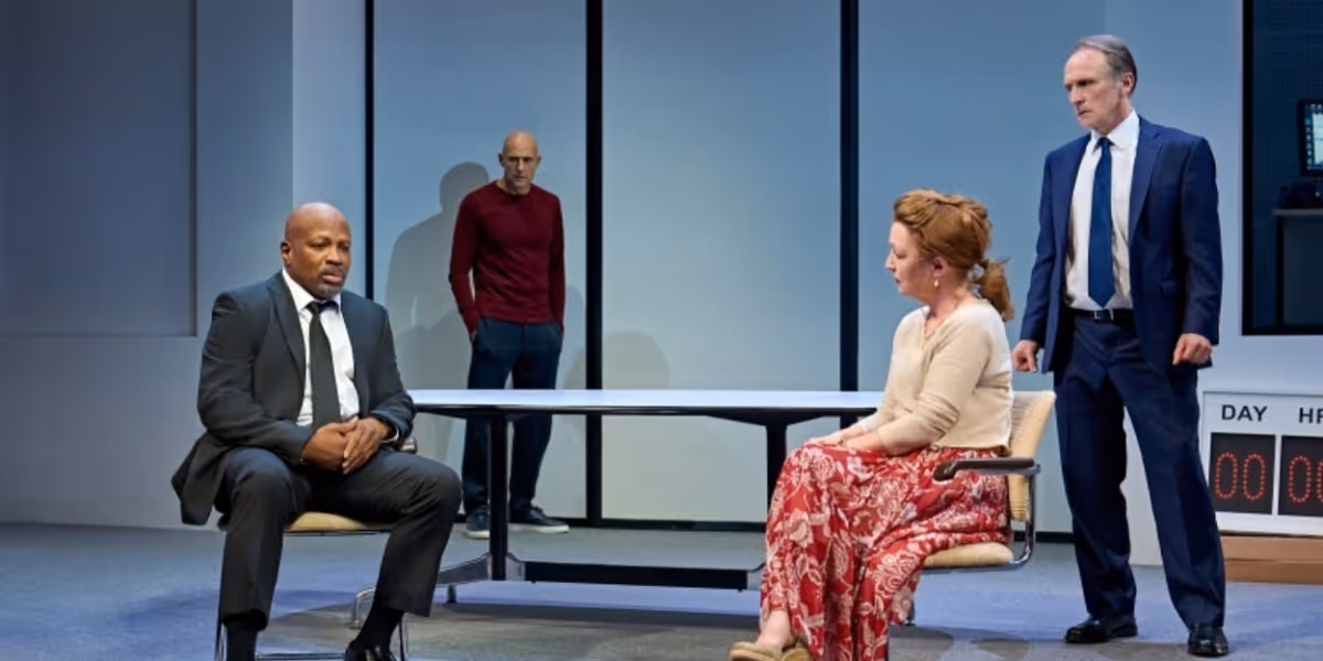 Review Roundup: Did Mark Strong and Lesley Manville Dazzle in OEDIPUS?