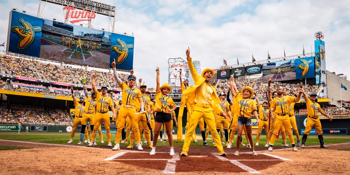 Review: SAVANNAH BANANAS at Target Field Minneapolis