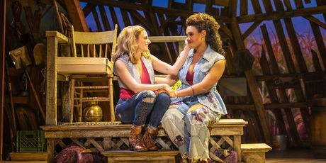 Review: SHUCKED Pops at Broadwaysf's Curran Theatre Photo