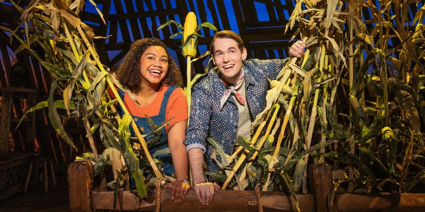 Review: SHUCKED at The Paramount Theatre  Image