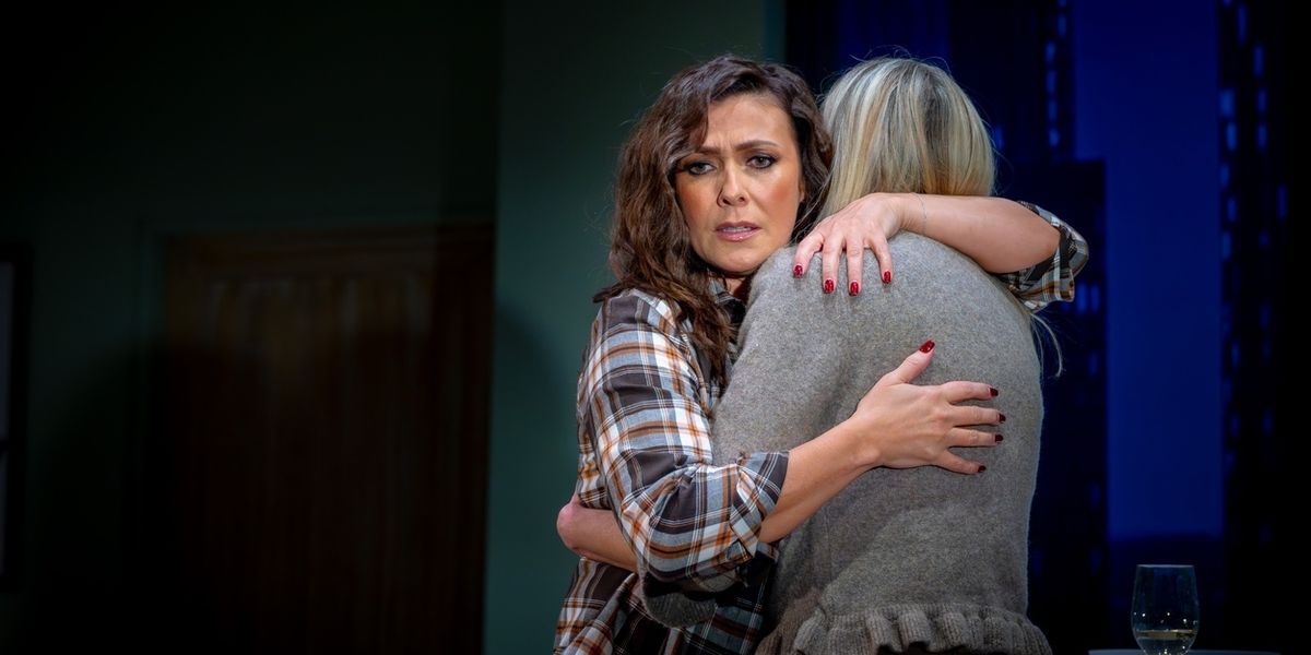 Review: SINGLE WHITE FEMALE, Theatre Royal