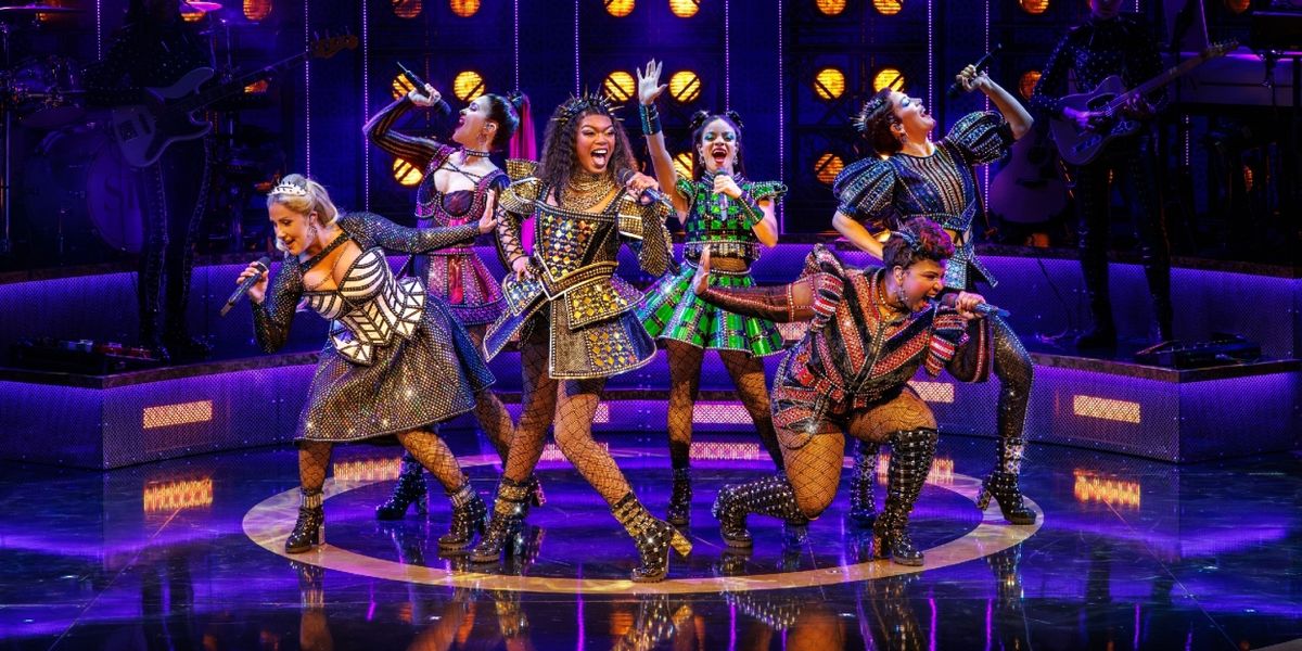 Review: SIX at The Paramount Theatre