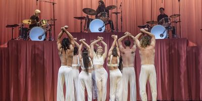 Review: STEPHANIE LAKE COMPANY'S MANIFESTO presented by National Arts Centre Dance Photo