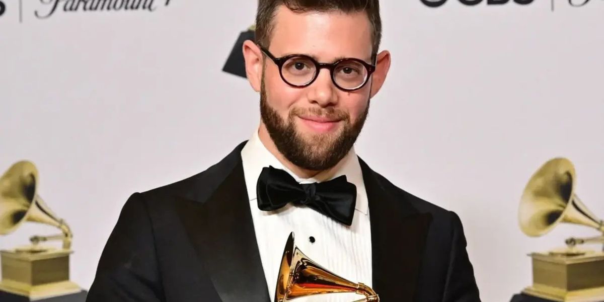 Review: The Steven Feifke Trio Sinks into Classics at Birdland