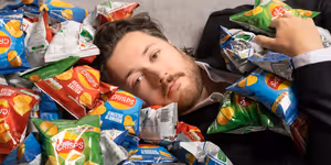 EDINBURGH 2025: Review: STUART MCPHERSON: CRISPS AND A LIE DOWN, Monkey Barrel
