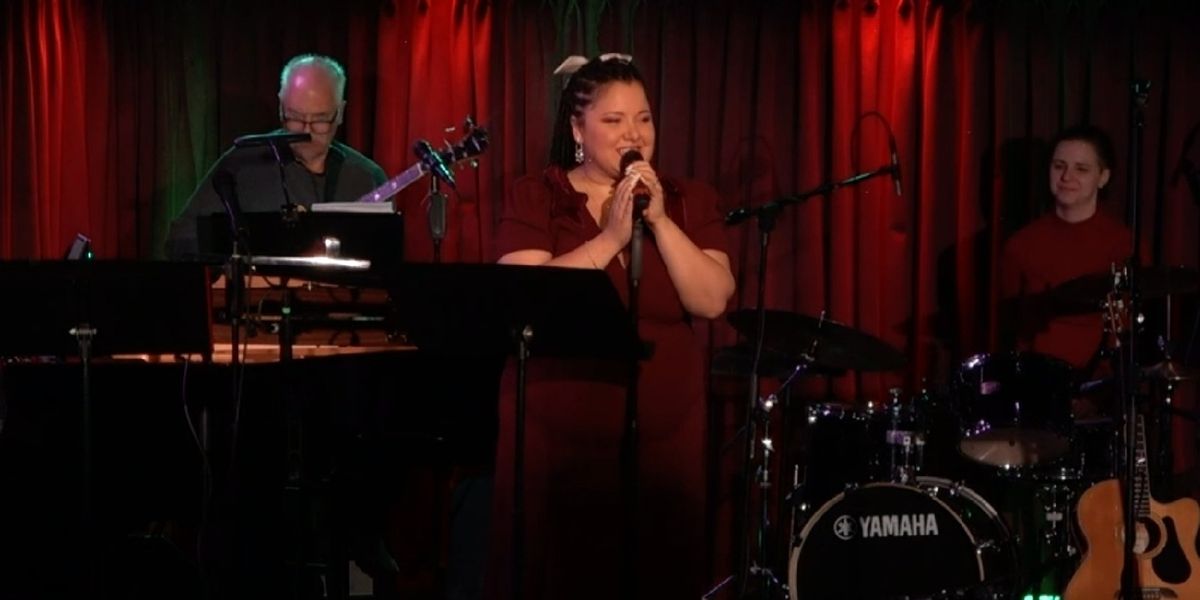 Review: THE 2ND ANNUAL DIONNE FAMILY CHRISTMAS A Perfect Start to the Holidays at The Green Room 42