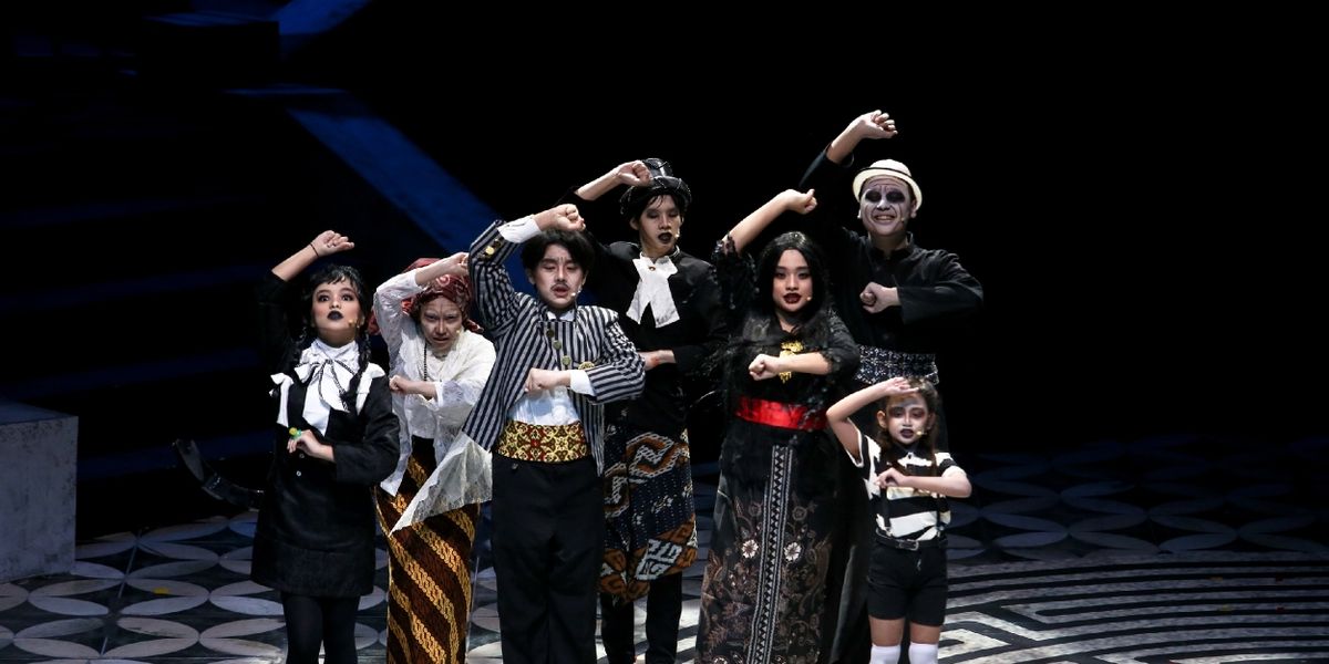 Review: Arendi's THE ADDAMS FAMILY: Creepy, Kooky, and Captivating
