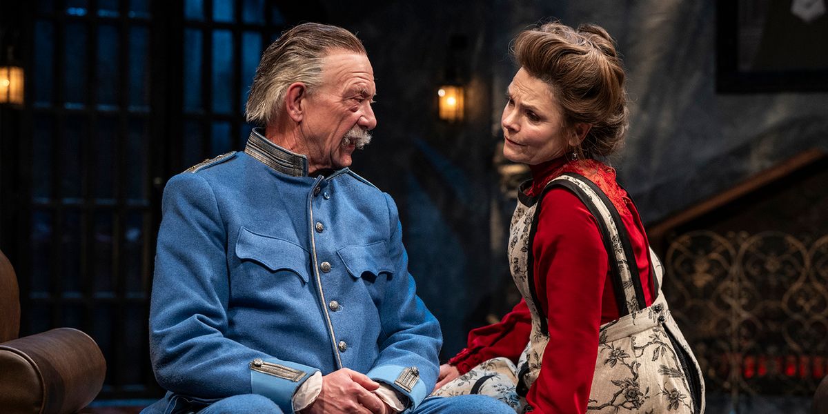 Review: THE DANCE OF DEATH at Steppenwolf Theatre Company