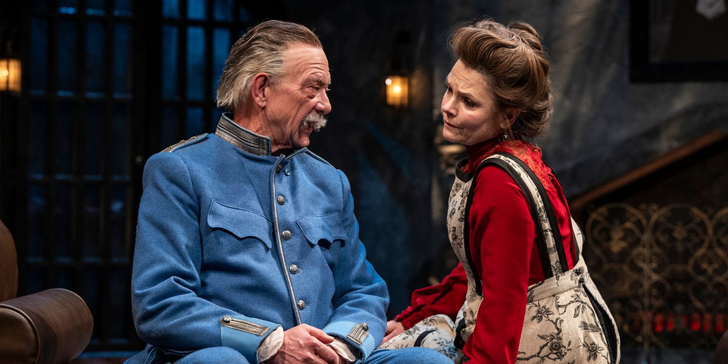 Review: THE DANCE OF DEATH at Steppenwolf Theatre Company  Image