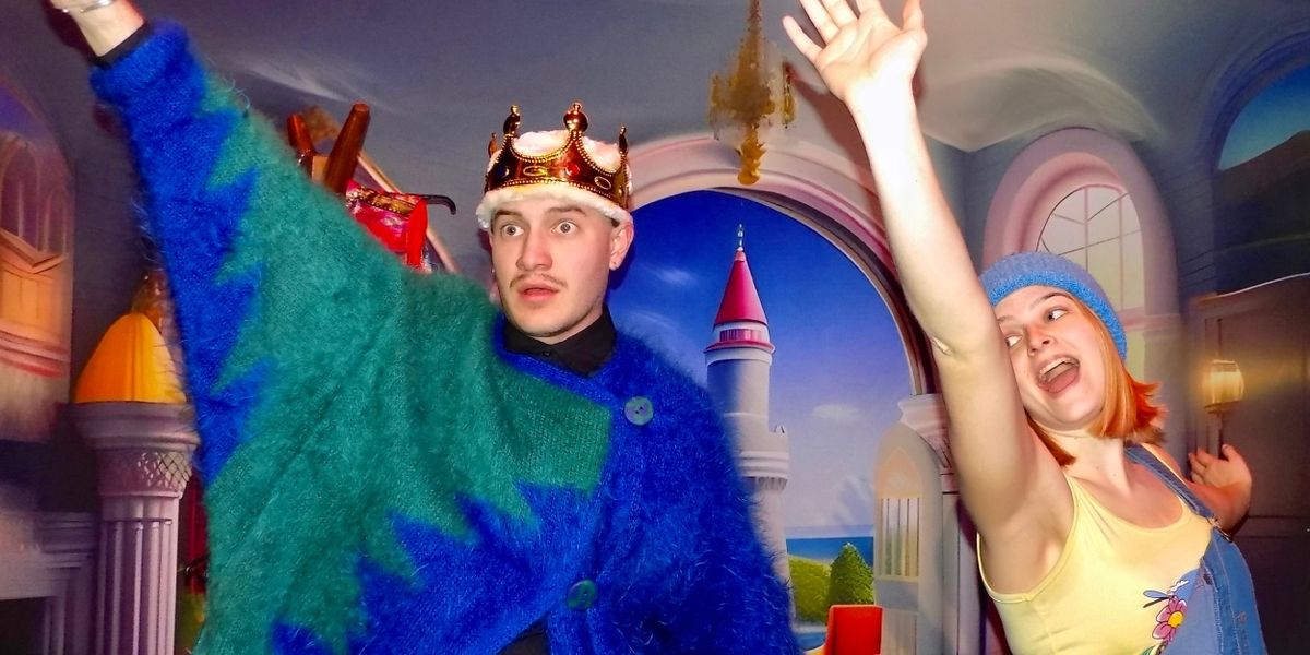 Review: THE EMPEROR'S NEW CLOTHES is on tour
