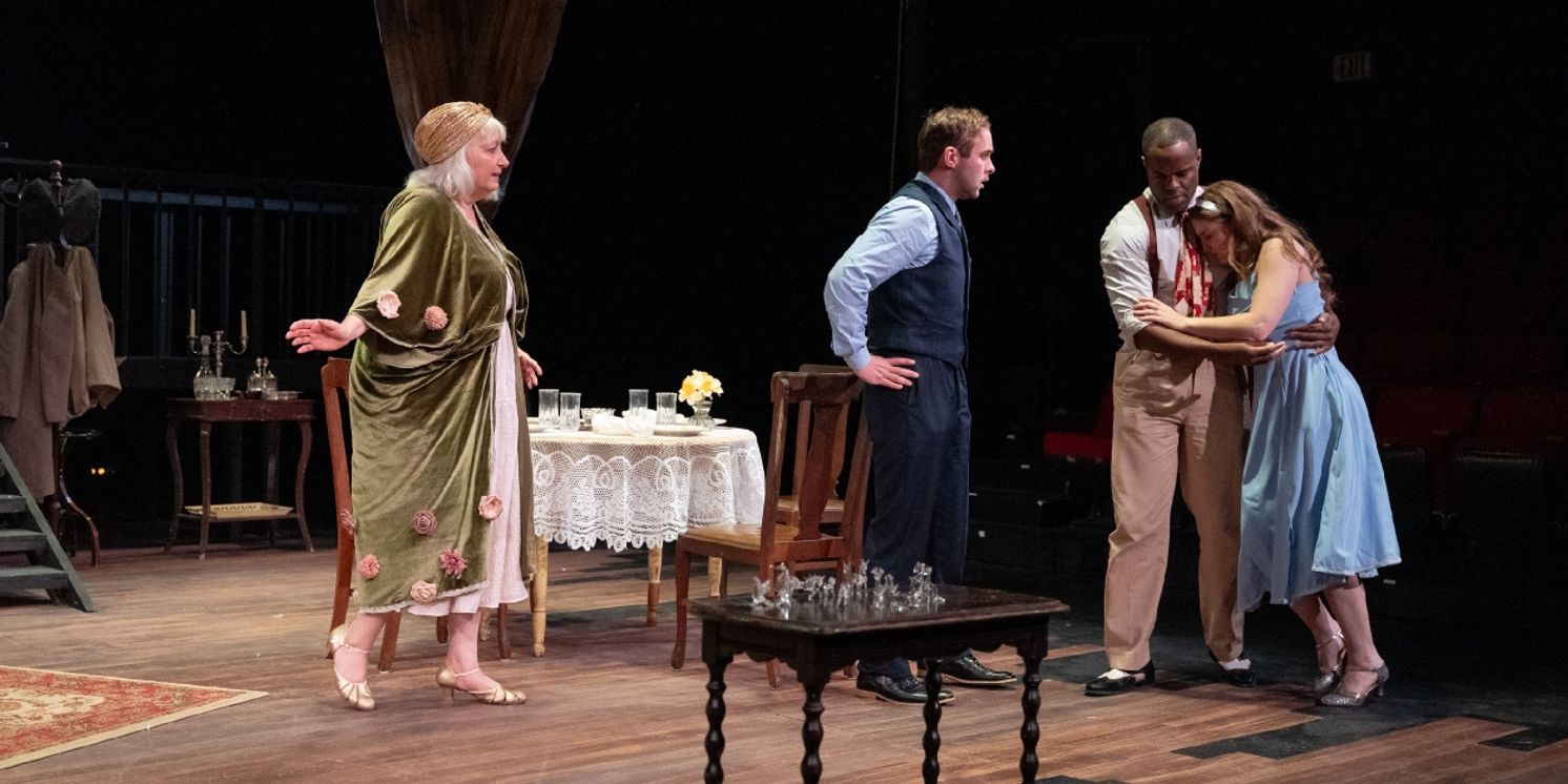 Review: THE GLASS MENAGERIE Makes New Memories at Gloucester Stage  Image
