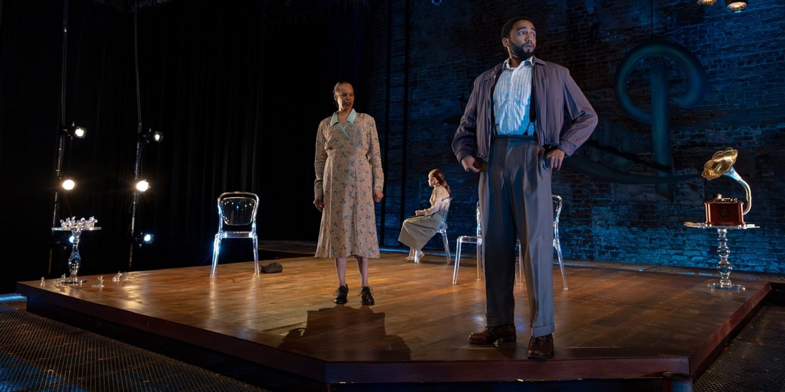 Review THE GLASS MENAGERIE at Theatrical Outfit