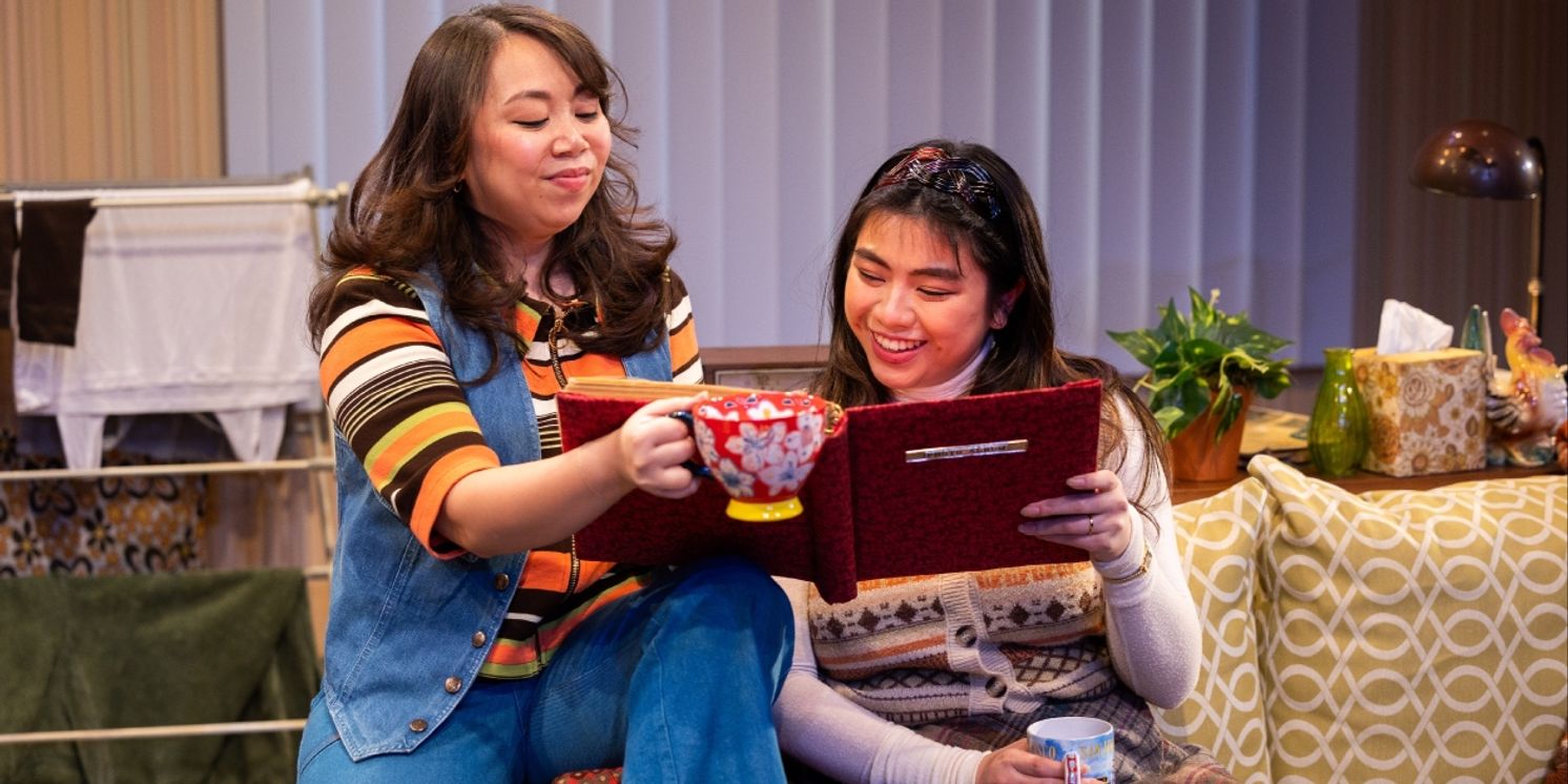 Review: THE HEART SELLERS at Stages Houston  Image