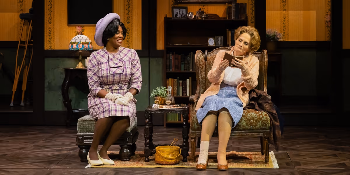Review: THE MIRROR CRACK'D at The Alley Theater