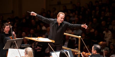 Review: The Philadelphia Delivers a Titanic Mahler 2 at Carnegie Hall Photo