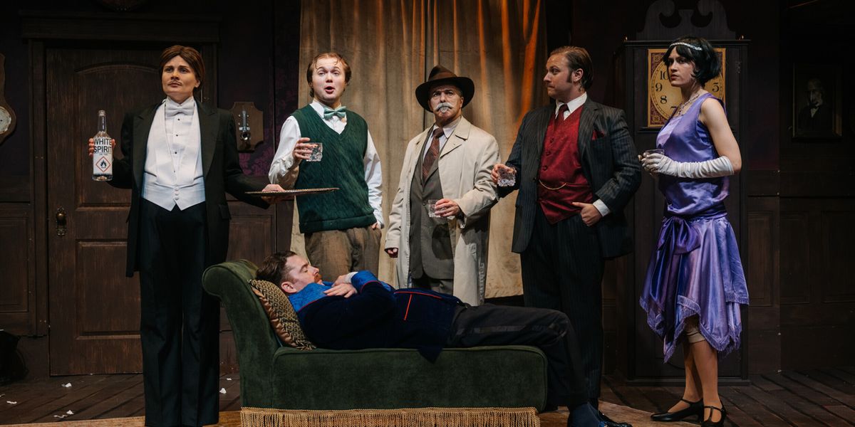 Review: THE PLAY THAT GOES WRONG at Keegan Theatre