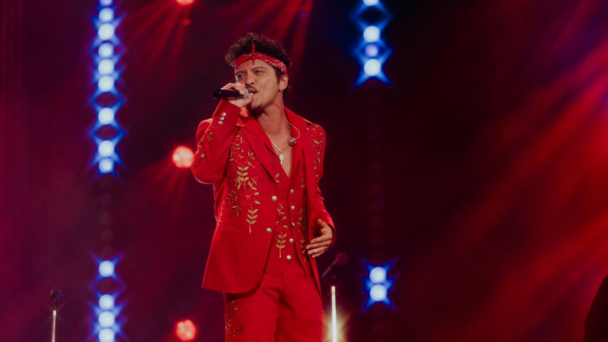 Review: Bruno Mars Gives Vancouver a Night to Remember on THE ROMANTIC TOUR