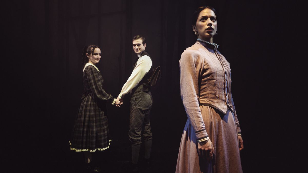 Review: THE TURN OF THE SCREW, Arcola Theatre