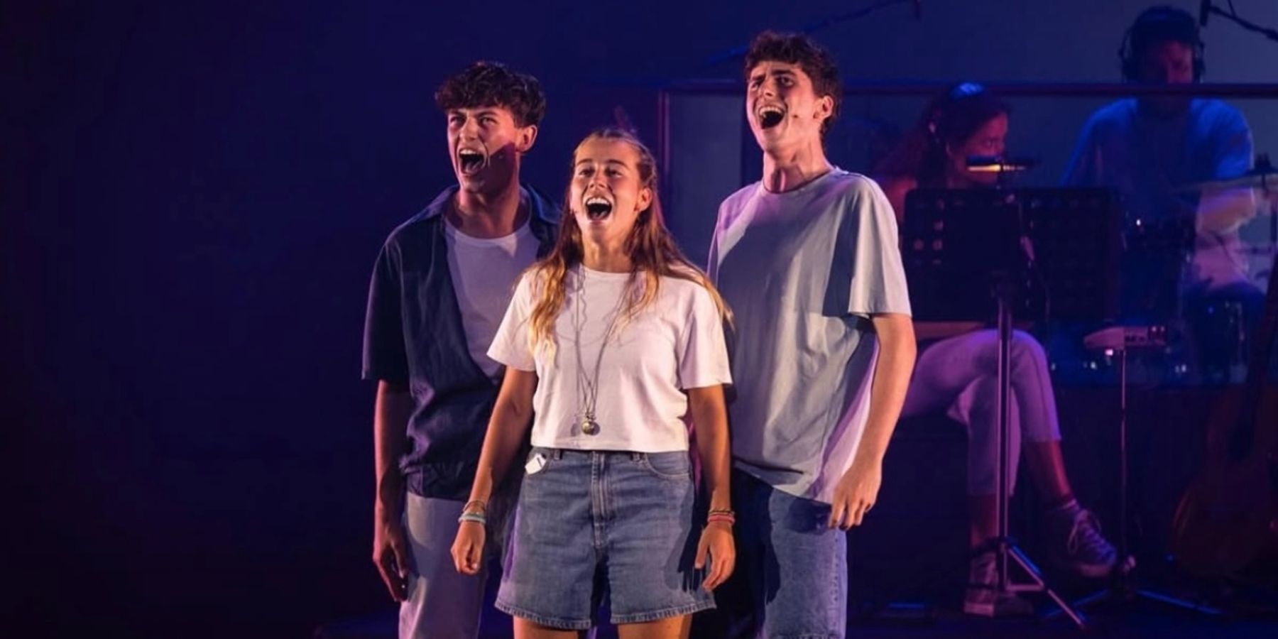 PHOTOS: TOTS ELS NENS CREIXEN se estrena en un único concierto en el Teatre Condal