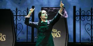 TV: Cristina Picos interpreta el tema “PULLED' de LA FAMILIA ADDAMS en español