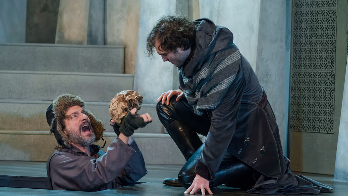 Review: The Bard's HAMLET at The Shakespeare Theatre of NJ Enthralls