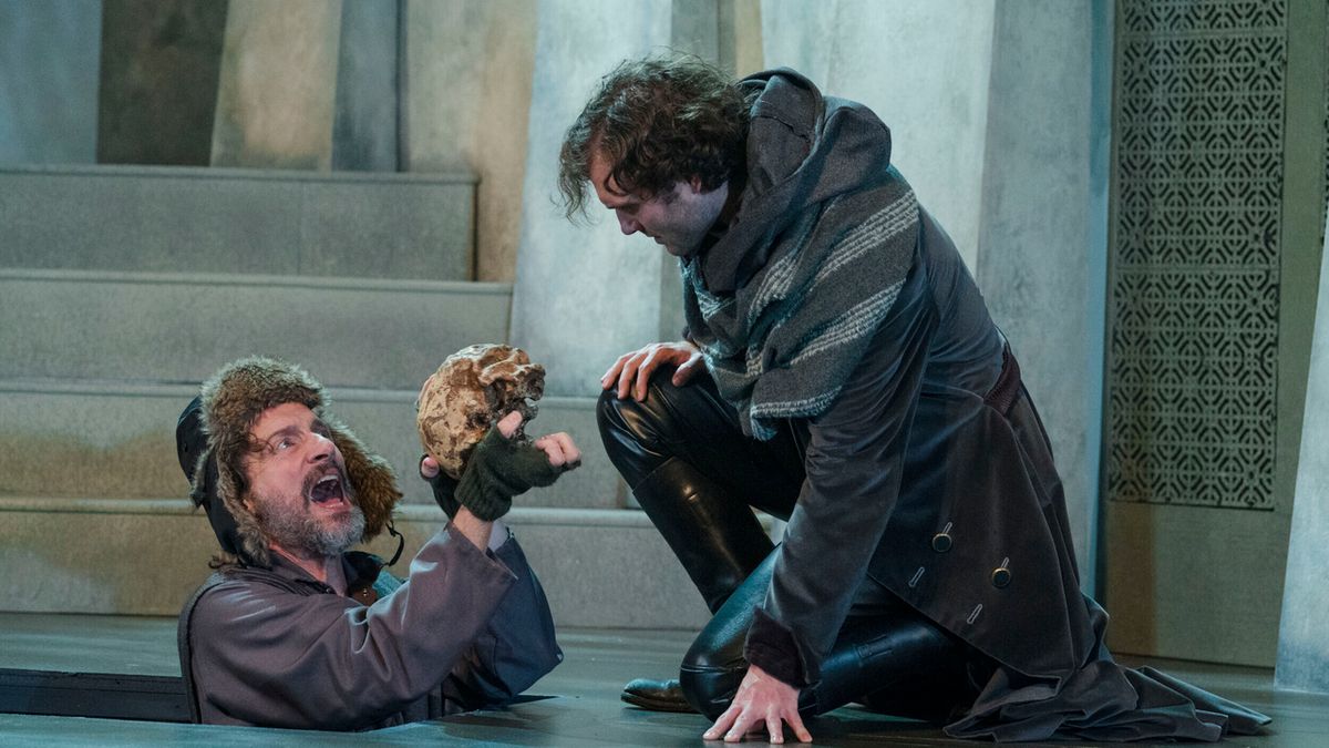 Review: The Bard's HAMLET at The Shakespeare Theatre of NJ Enthralls
