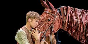 Review: WAR HORSE, National Theatre