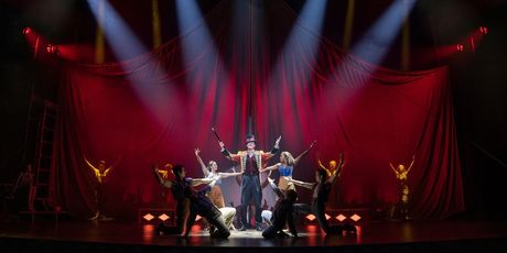 Review: WATER FOR ELEPHANTS at The National Theatre Photo