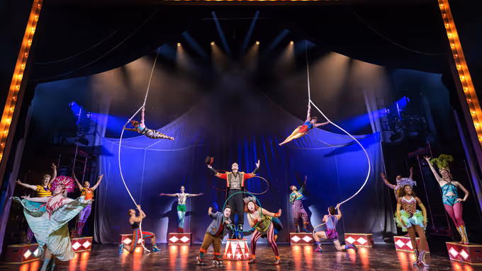 Review: WATER FOR ELEPHANTS at The Paramount Theatre Photos