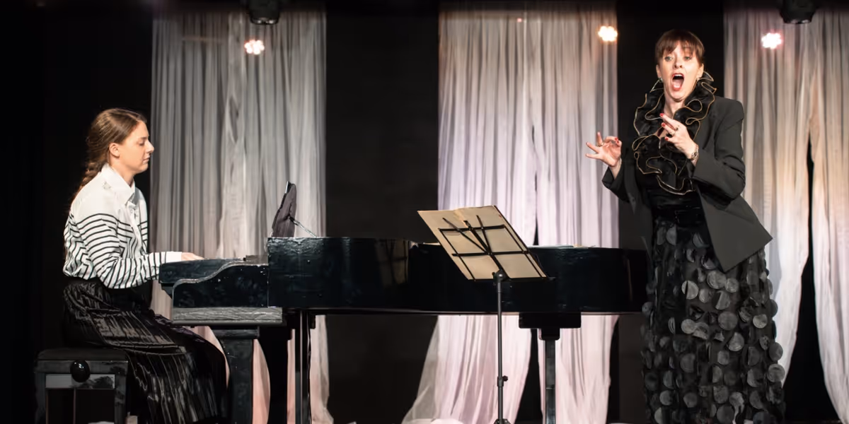 Review: WHO PAYS THE PIPER, Oran Mor, Glasgow