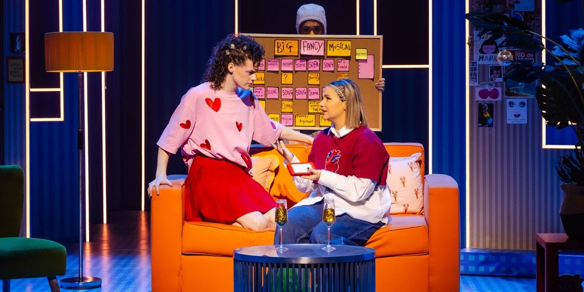 Review: WHY AM I SO SINGLE?, Garrick Theatre