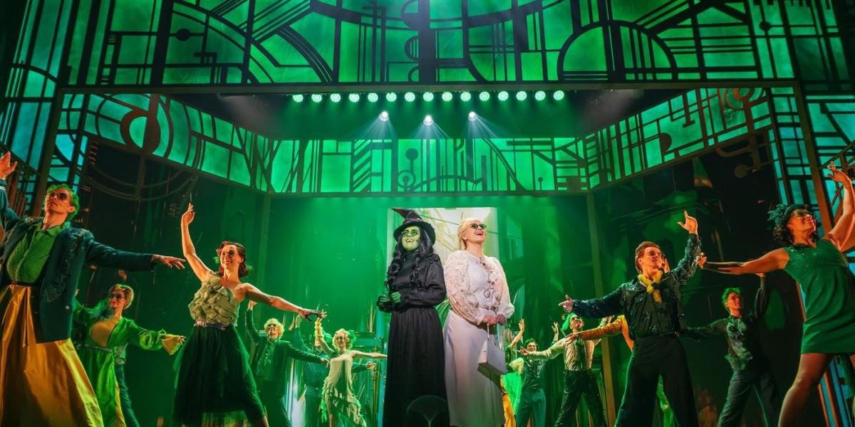 Review: WICKED at Folketeatret