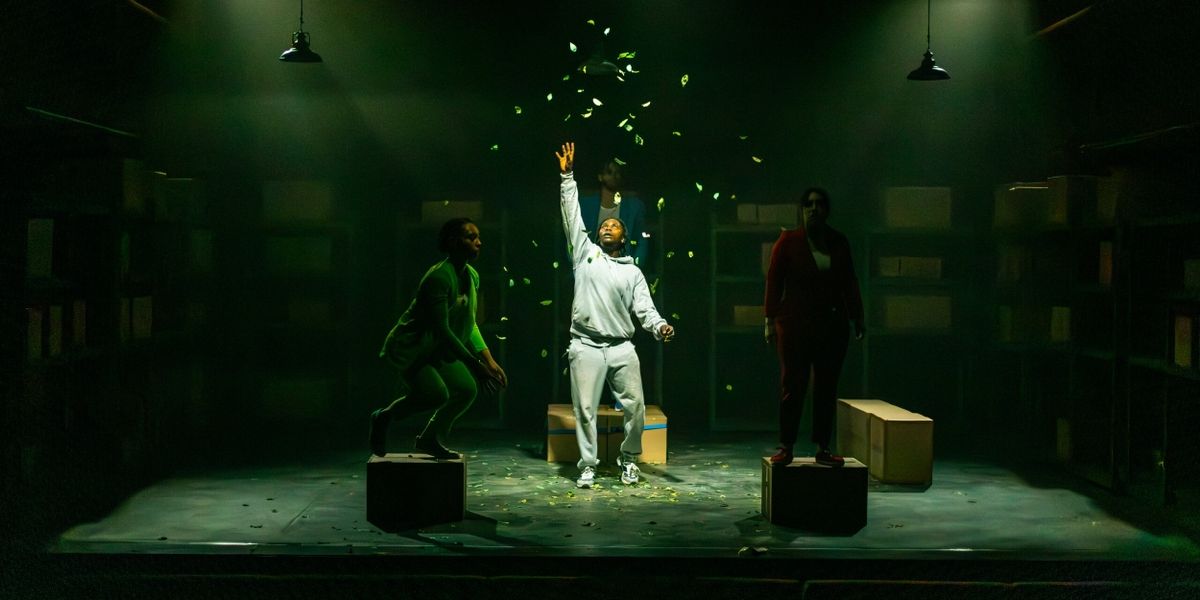 Review: WOODHILL, Shoreditch Town Hall