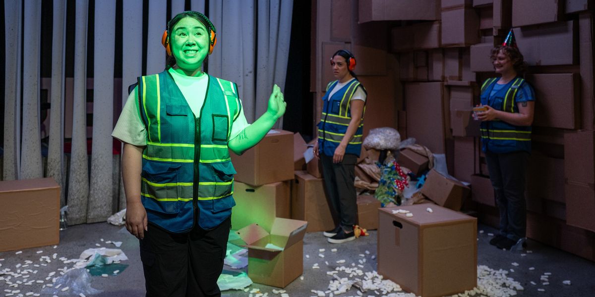 Review: WORK HARD HAVE FUN MAKE HISTORY at Raven Theatre