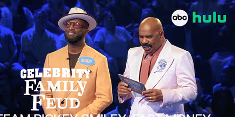 Rickey Smiley And Tamika Scott Race The Clock In FAST MONEY On CELEBRITY FAMILY FEUD Photo