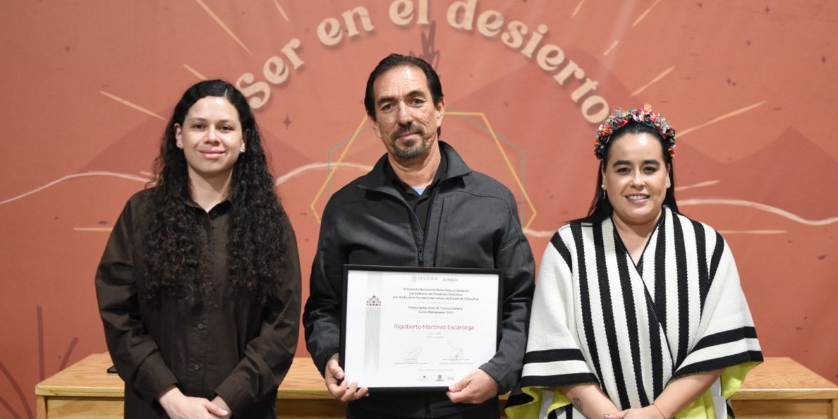 Rigoberto Martínez Escárcega Recibió El Premio Bellas Artes De Crónica Literaria Carlos Montemayor 2023