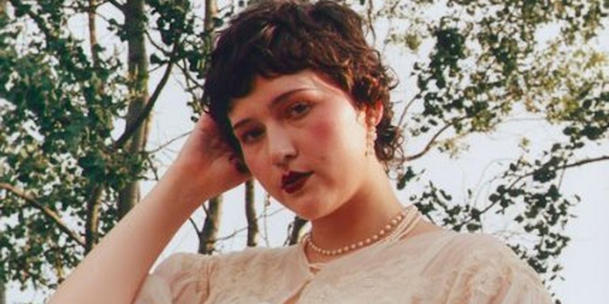 Rising Gen-Z Icon Karin Ann Masters Euphoric Folk On New Track 'a stranger with my face'
