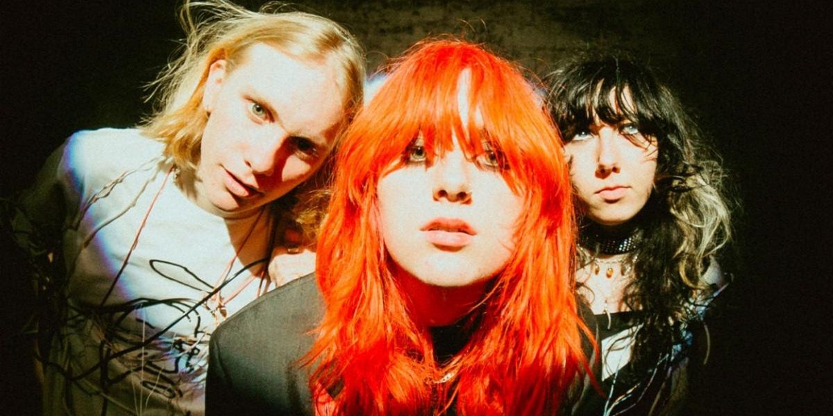 Rising Teenage Punk Powerhouse HotWax Announce New EP 'Invite me, kindly'