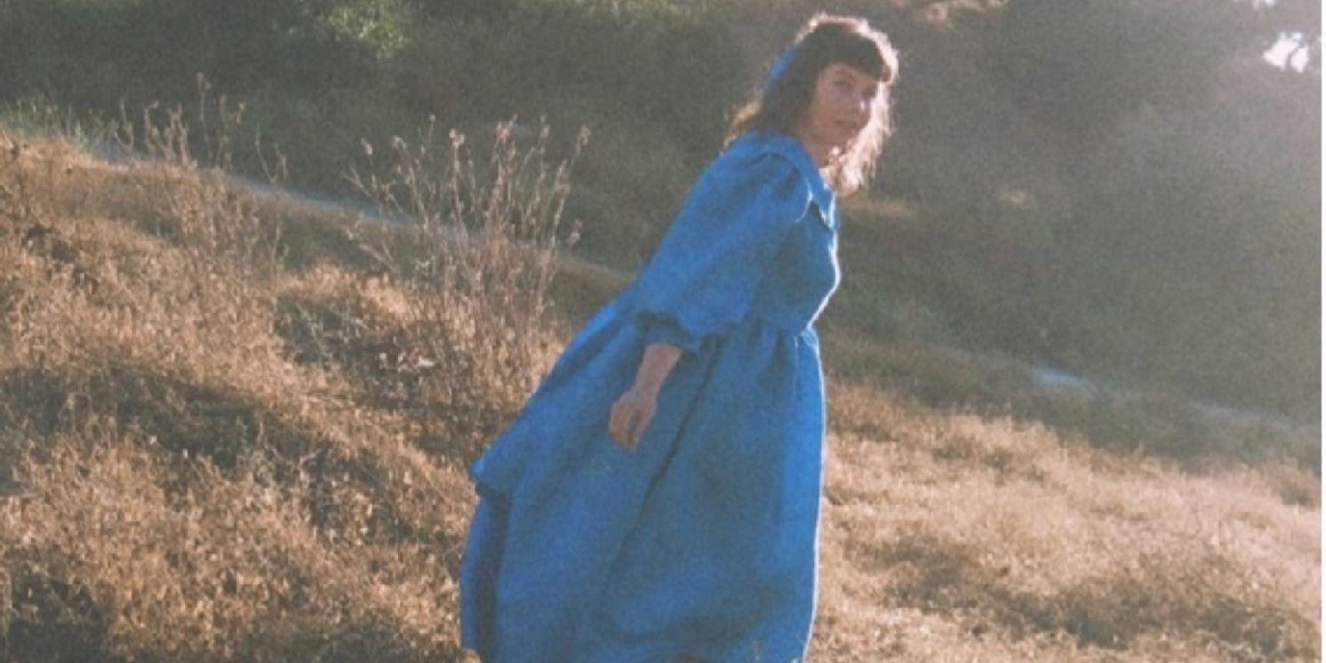 Rose Betts Unveils Emotionally Charged Single 'War'  Image