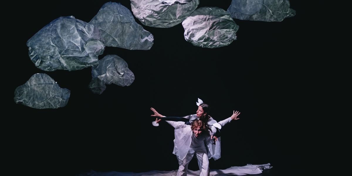 SKYDIVER Comes to The Lowry, Salford This Month
