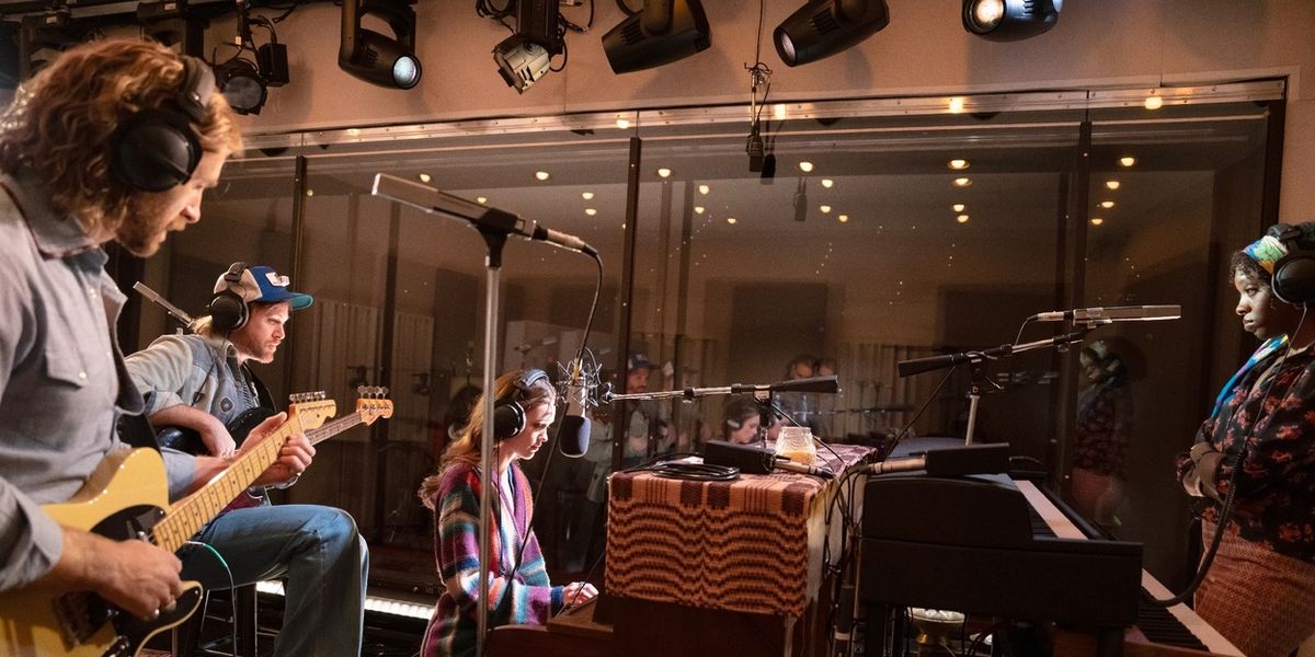 STEREOPHONIC Makes Its Chicago Premiere At The CIBC Theatre