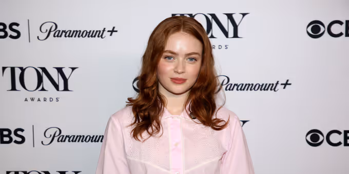Sadie Sink Says She is 'Filled With So Much Rage' When She Sees Phones in the Au Photos