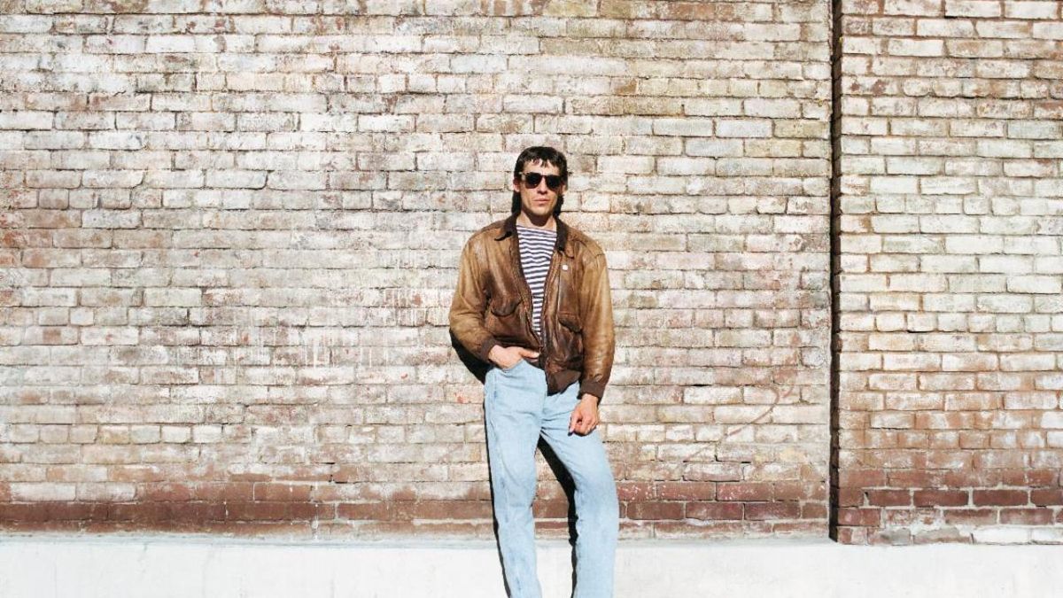 Sam Burton Releases FREE AGAIN, Announces UK/EU Tour with WIDOWSPEAK in November