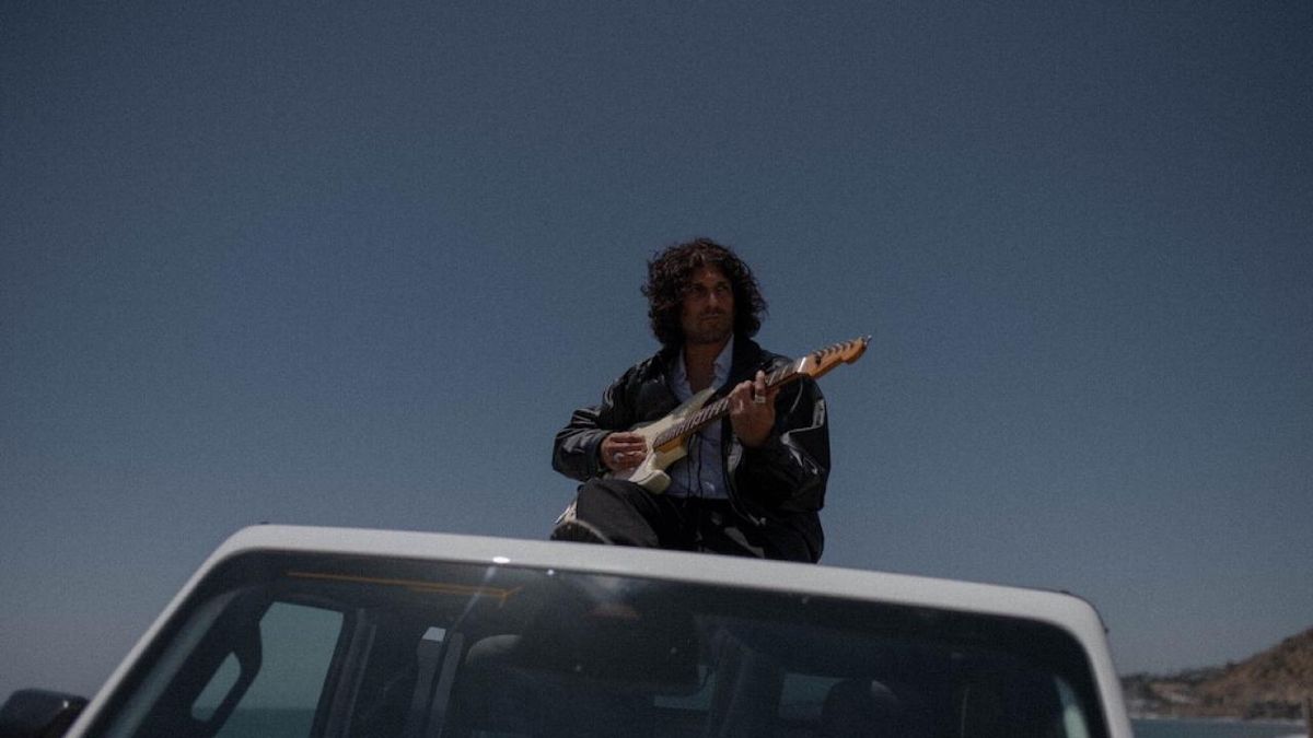 Sam Louis Releases New Single 'cave in'
