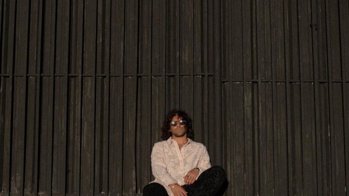 Sam Louis Releases 'end times' Single via Shamus Records
