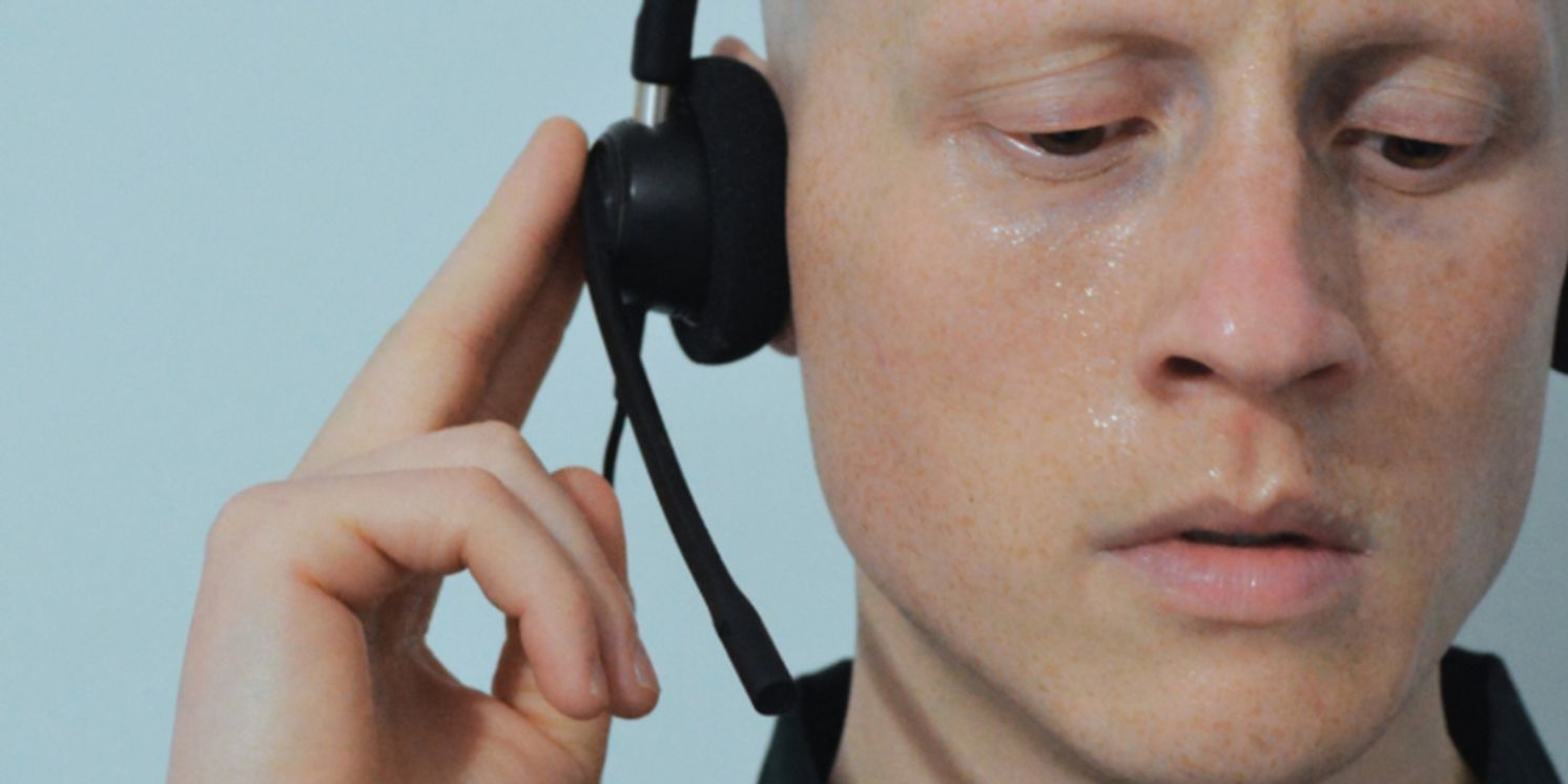 Sam MacGregor Brings HOLD THE LINE To Edinburgh Fringe  Image